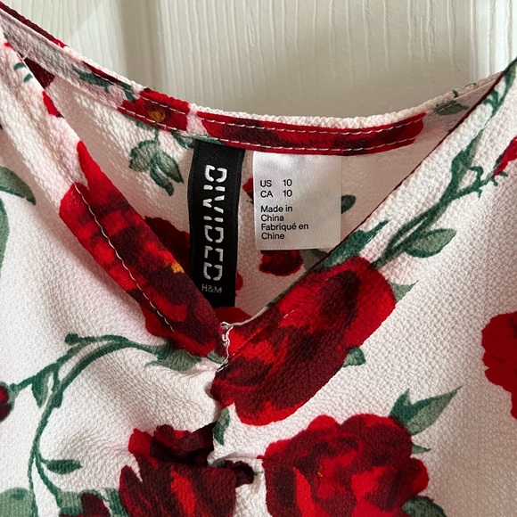 H&M Red Floral Blouse with White Base - Picture 2 of 2
